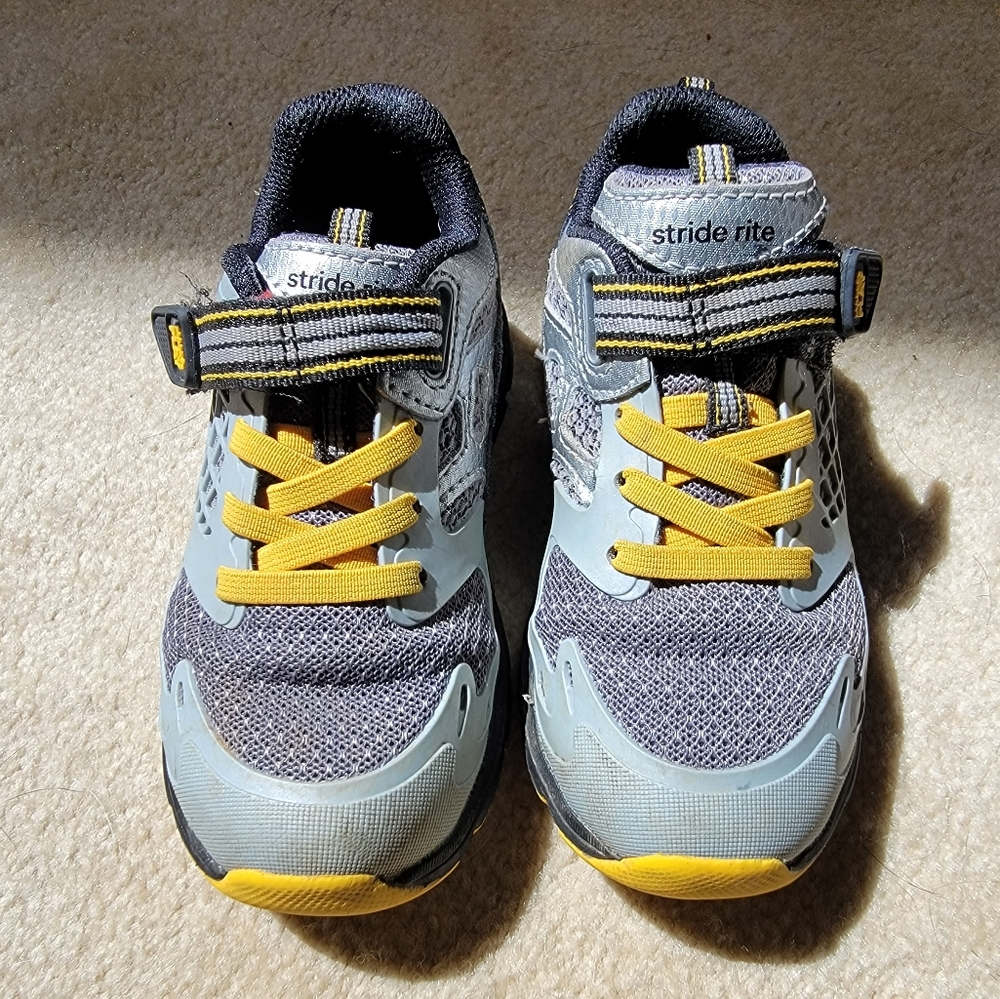 Stride Rite Made 2 Play Shoes